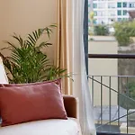 Forum T0 Apartment Funchal (Madeira)